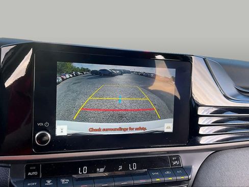 Used 2025 Toyota Camry Hybrid FWD image 26