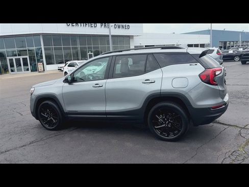 Used 2023 GMC Terrain SLE w/ Driver Convenience Package AWD/4WD image 6