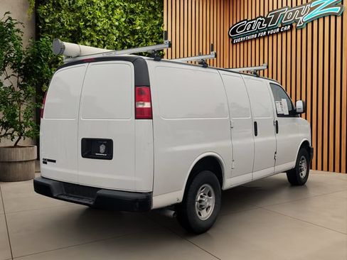 Used 2021 Chevrolet Express 2500 RWD image 6