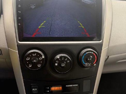 Used 2011 Toyota Corolla LE image 18