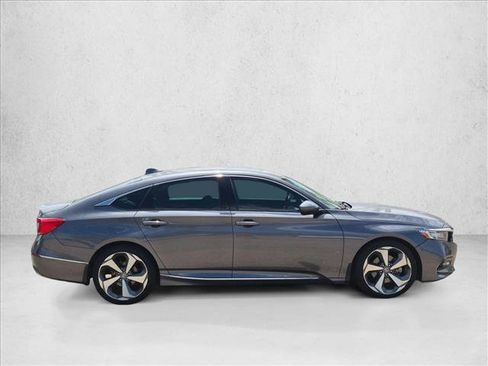 Used 2020 Honda Accord Touring image 4