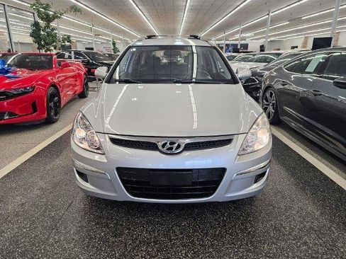Used 2012 Hyundai Elantra w/ Preferred Pkg FWD image 3