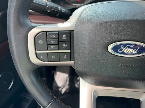 Used 2023 Ford Expedition Limited image 32