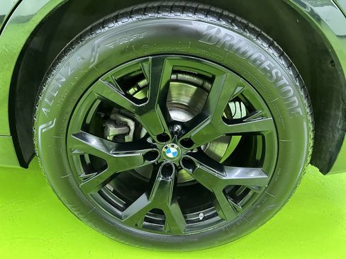 Used 2022 BMW X7 xDrive40i w/ Premium Package AWD/4WD image 15