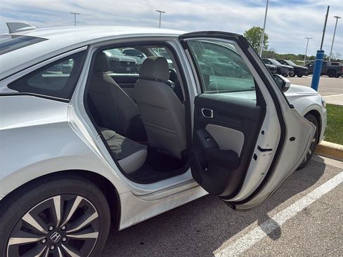 Used 2024 Honda Civic EX image 17