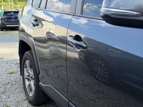 Used 2025 Toyota RAV4 XLE FWD image 12