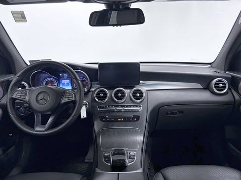 Used 2018 Mercedes-Benz GLC 300 4MATIC image 2