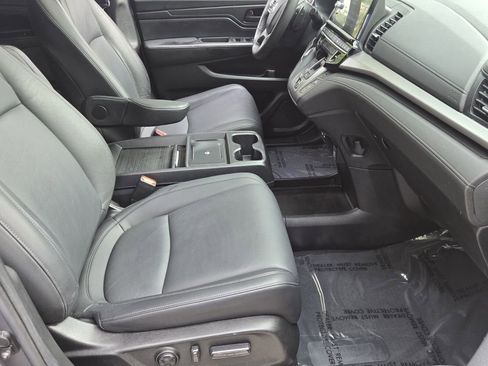 Certified 2025 Honda Odyssey EX-L image 18