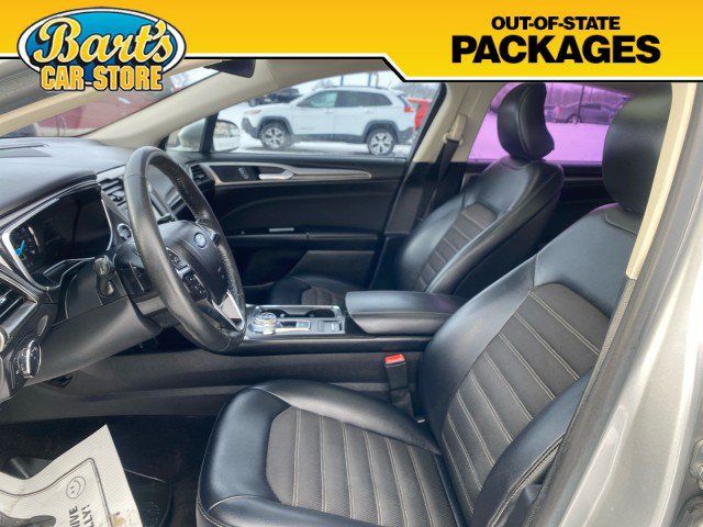 Used 2017 Ford Fusion SE w/ Equipment Group 201A FWD image 26