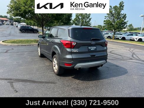 Used 2019 Ford Escape SE FWD image 7