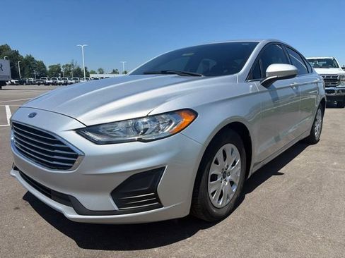 Used 2019 Ford Fusion S FWD image 2