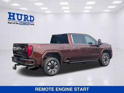 Used 2024 GMC Sierra 2500 Denali Ultimate AWD/4WD image 4