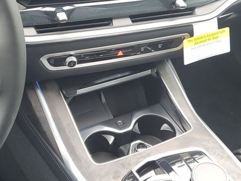 New 2026 BMW X7 xDrive40i w/ Premium Package image 19