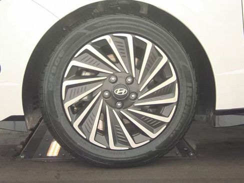 Used 2025 Hyundai Sonata SEL FWD image 3