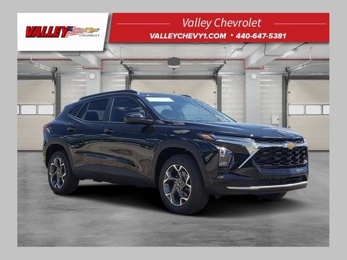 New 2026 Chevrolet Trax LT FWD image 1