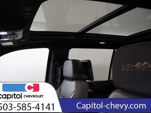 Used 2024 Chevrolet Suburban High Country w/ Advanced Technology Package image 13