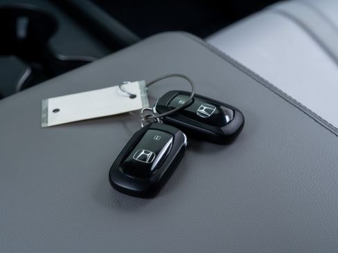 Used 2025 Honda Pilot EX-L image 15