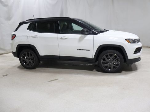 New 2026 Jeep Compass Limited w/ Sun, Sound & Navigation Group AWD/4WD image 8