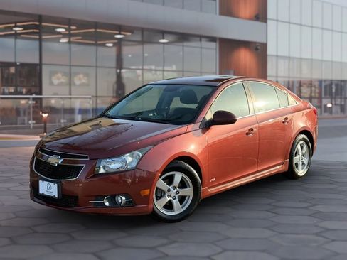 Used 2012 Chevrolet Cruze LT FWD image 2