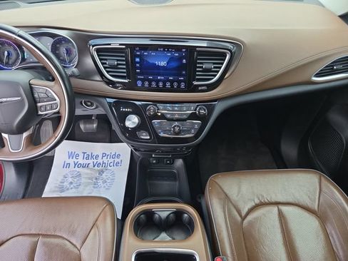 Used 2017 Chrysler Pacifica Limited FWD image 11