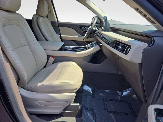 Used 2022 Lincoln Aviator Reserve w/ Elements Package Plus AWD/4WD image 38