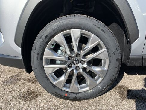 New 2025 Toyota RAV4 Limited image 31