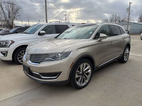 Used 2017 Lincoln MKX Reserve w/ Driver Assistance Package image 4