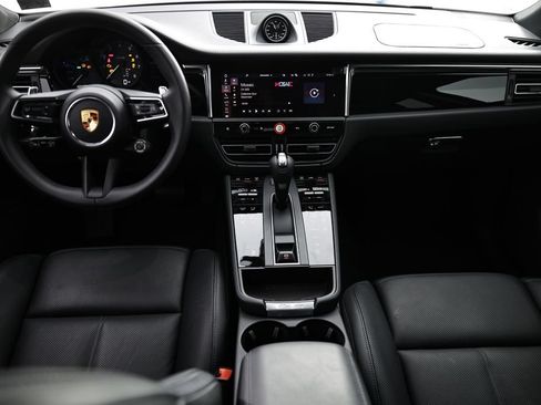 Certified 2026 Porsche Macan AWD/4WD image 29