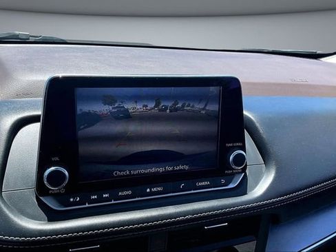 Certified 2023 Nissan Rogue SV FWD image 14