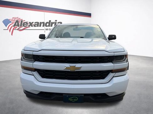 Used 2016 Chevrolet Silverado 1500 Custom w/ Custom Convenience Package AWD/4WD image 2