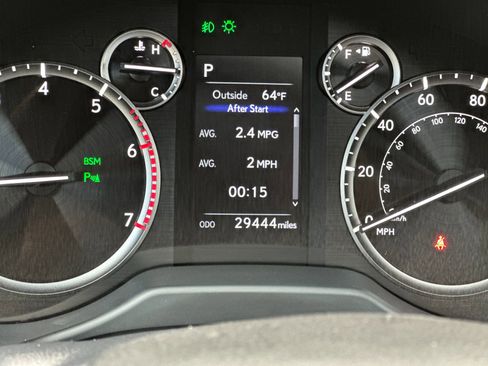 Used 2022 Lexus GX 460 Premium w/ Accessory Package AWD/4WD image 30