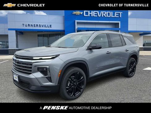 New 2026 Chevrolet Traverse LT w/ Driver Confidence Package FWD image 1