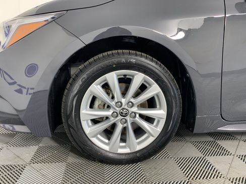 Used 2024 Toyota Corolla LE w/ LE Convenience Package FWD image 11