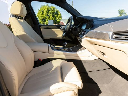 Used 2022 BMW X5 sDrive40i w/ Parking Assistance Package image 24