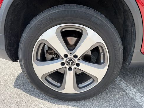 Used 2019 Mercedes-Benz GLC 300 image 5