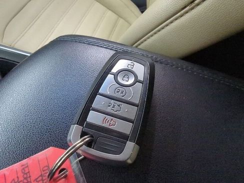 Used 2019 Ford Edge SEL w/ Equipment Group 201A FWD image 12