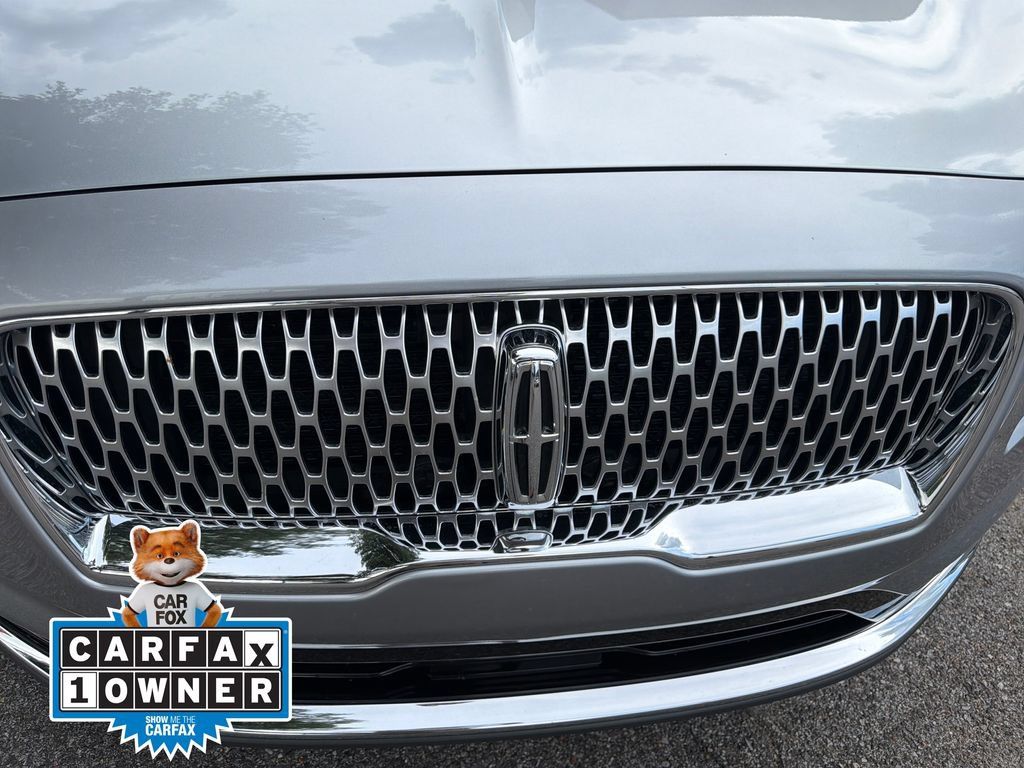 Used 2023 Lincoln Nautilus Reserve AWD/4WD image 17