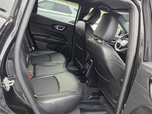 Used 2022 Jeep Compass Altitude image 16