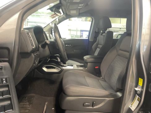 Used 2024 Nissan Frontier SV w/ Technology Package image 14