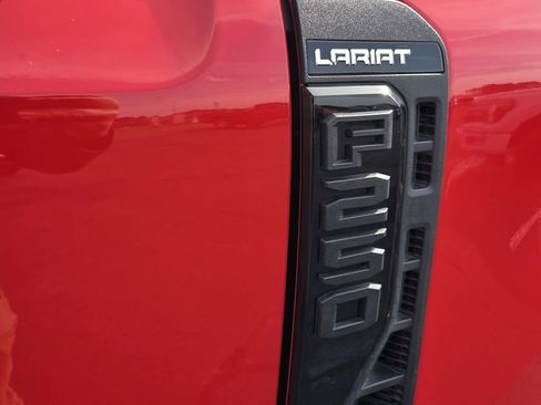 Used 2025 Ford F250 Lariat w/ Black Appearance Package AWD/4WD image 15