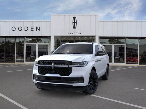New 2025 Lincoln Navigator Reserve w/ Jet Appearance Package image 2