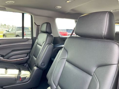 Used 2019 Chevrolet Suburban LT image 14