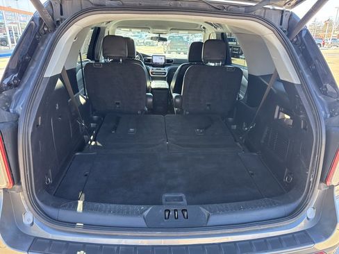 Used 2022 Ford Explorer XLT w/ Equipment Group 202A image 28