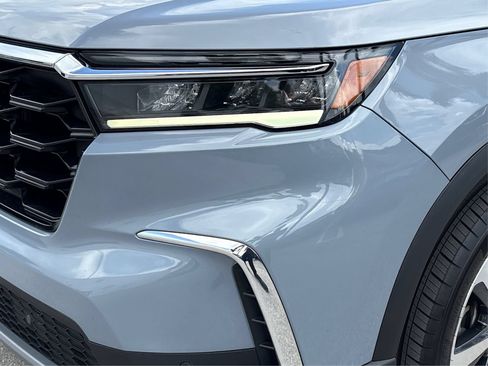 Used 2025 Honda Pilot Touring image 13