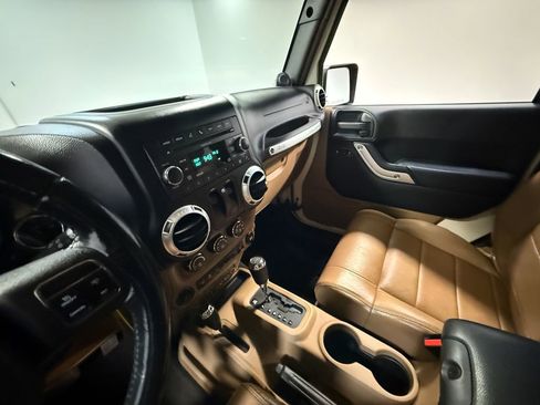 Used 2011 Jeep Wrangler Sahara w/ Connectivity Group AWD/4WD image 79
