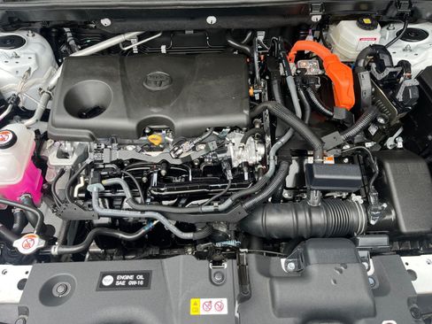 Used 2025 Toyota RAV4 LE AWD/4WD image 31
