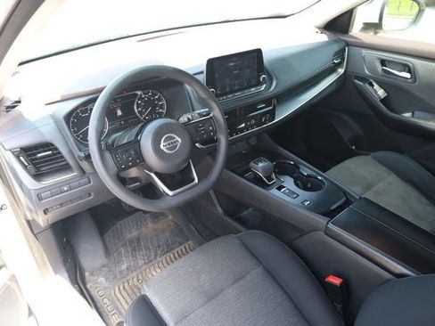 Used 2021 Nissan Rogue SV FWD image 12