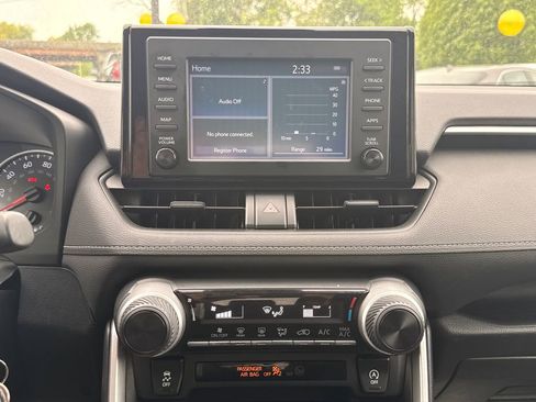 Used 2019 Toyota RAV4 LE w/ All Weather Liner Package AWD/4WD image 34