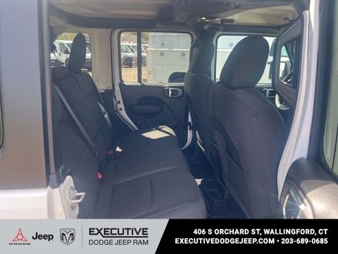 Used 2023 Jeep Wrangler Unlimited w/ Cold Weather Group image 10