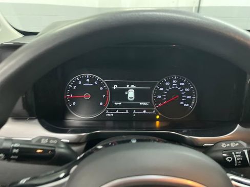 Certified 2023 Kia Sorento LX image 13